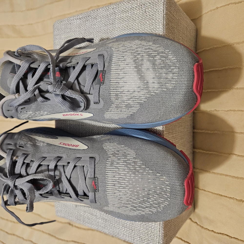 Brooks Athletic Shoes in Gray and Red